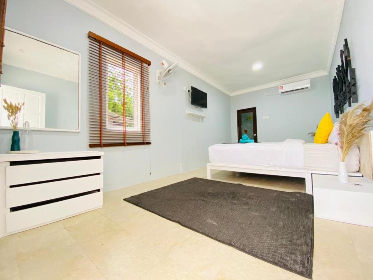 Fat Mermaid Guesthouse ปันไตเจอนัง ภายนอก รูปภาพ