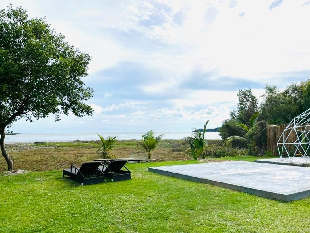 Fat Mermaid Guesthouse ปันไตเจอนัง ภายนอก รูปภาพ